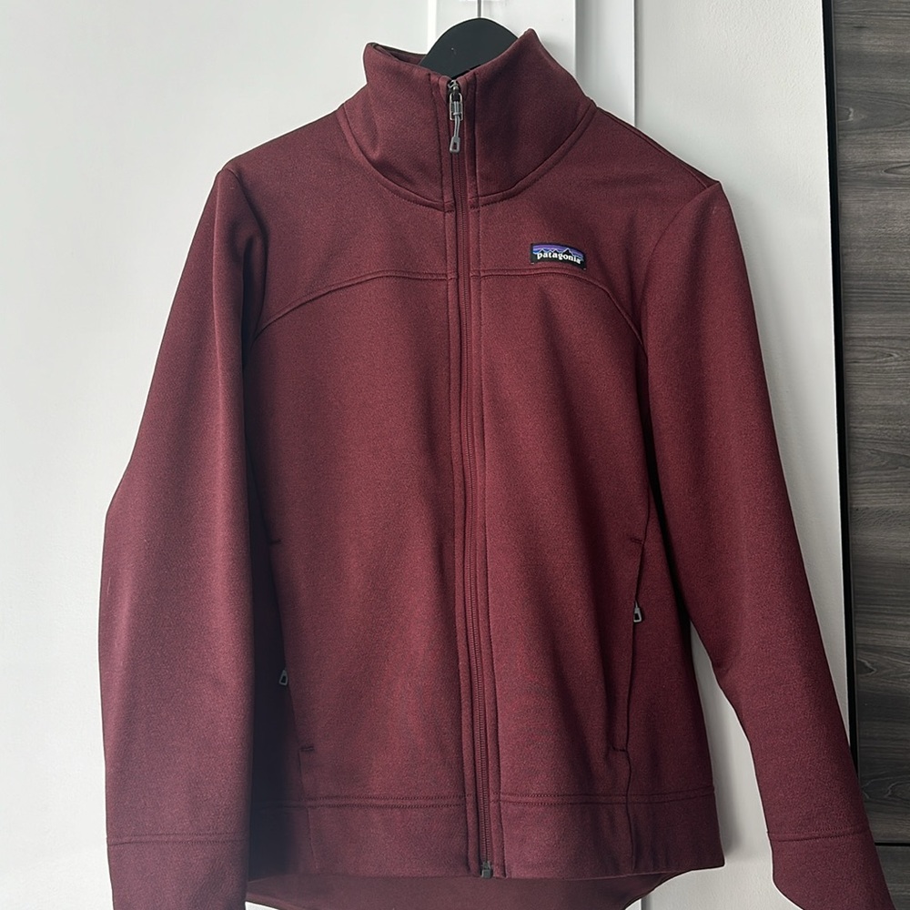Patagonia size small full zip funnel neck